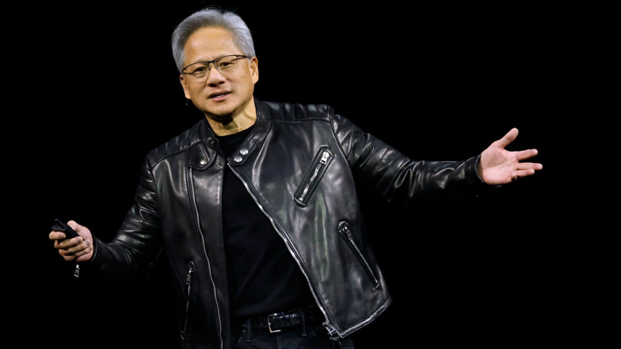 Nvidia ceosu jensen huangin ikonik deri ceketi servet degerine satildi PCI5xI1M.jpg