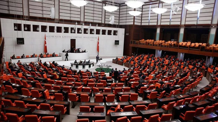 Ogrenci affi resmi gazetede yayimlandi mi ogrenci affi duzenlemesi meclisten gecti mi 7lJclSjA.jpg