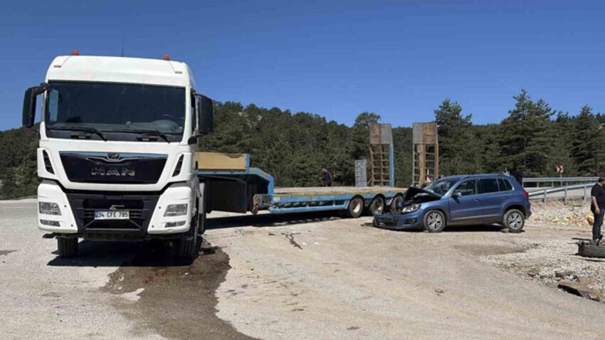 Otomobil ile tir carpisti 4 yarali var M64ENNFx.jpg