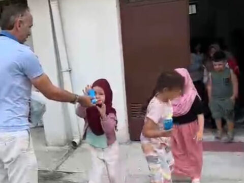 Ozel ogrencisi icin her gun yollara dusuyor ClTJuspP.jpg