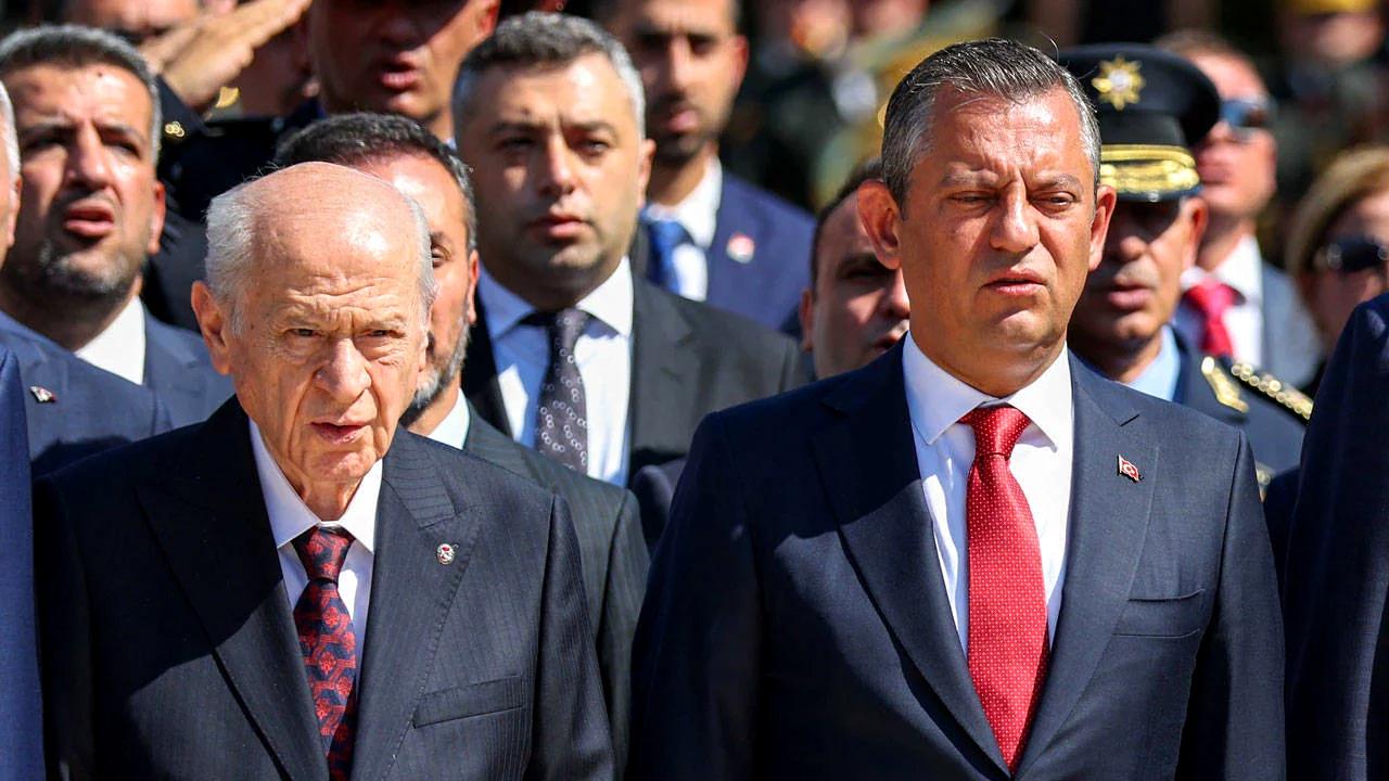 Özgür Özel 91 milletvekiliyle Yeni Parti’yi kurdu: İlk tebrik telefonu o liderden geldi