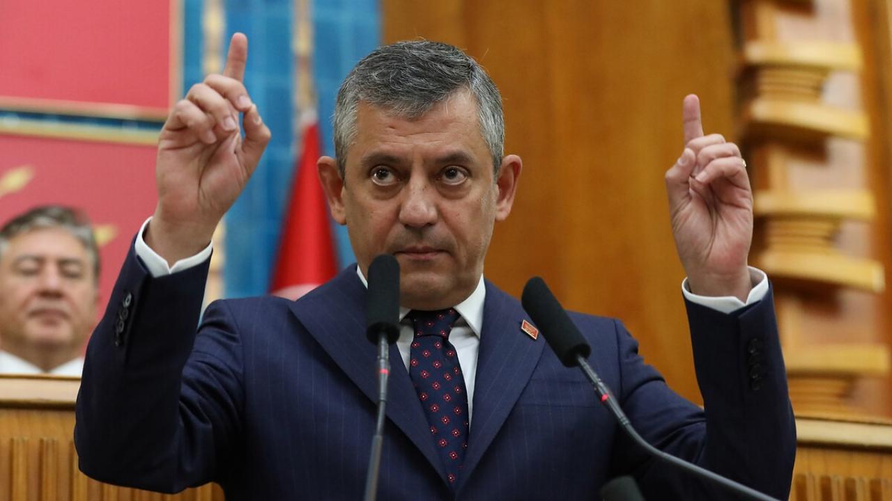 Ozgur ozel sikayete doymamisti yeni partiye ilk tebrigin adresi sasirtmadi EXQpsIb9.jpg