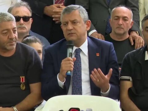 Ozgur ozelden sehit aileleri ve gazilerin oturma eylemine destek 2jJSqgZy.jpg