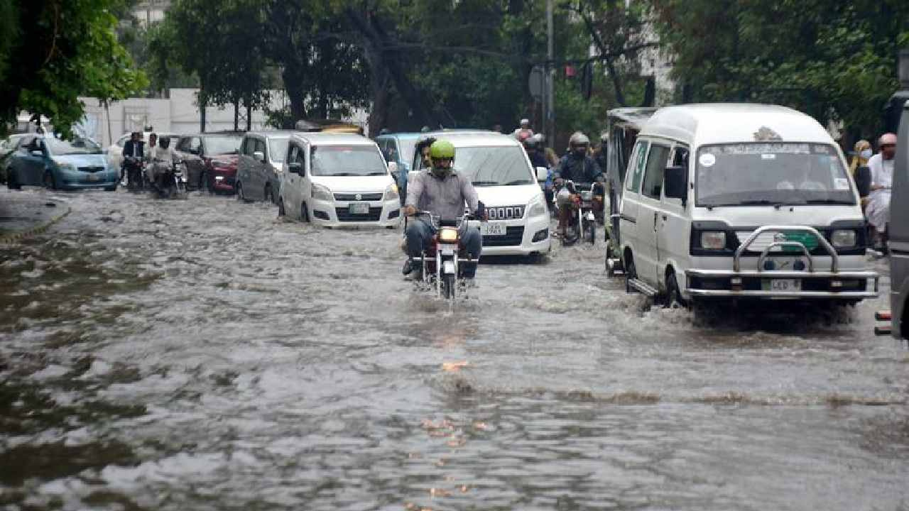 Pakistan’da şiddetli yağış nedeniyle 7 kişi daha hayatını kaybetti