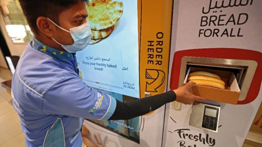 Para istemiyor 24 saat herkese ucretsiz ekmek dagitiyor Cp98iRDb.jpg