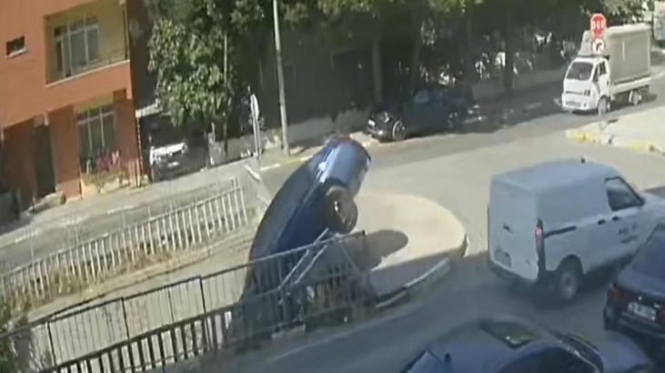 Pendikte otomobilin dereye uctugu kaza kameralara yansidi 112Lzruy.jpg
