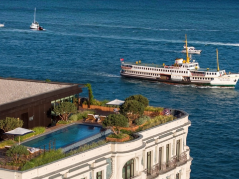 Peninsula istanbulda ic mimar zeynep fadillioglunun imzasini tasiyan kral dairesinde bogaz manzarasiyla uyumanin bedeli 3luqMWlu.png