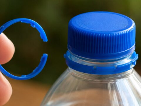 Plastik siselerdeki kucuk halka bakin ne ise yariyormus bosuna degilmis zpa1GiRT.jpg