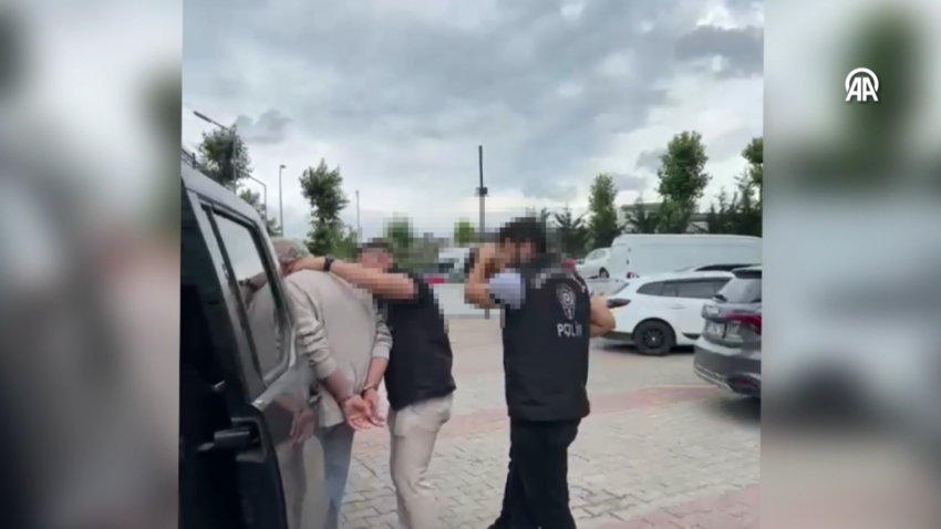 Polisin uzerine arac surdu evinden tabanca cikti sancaktepede uyusturucu operasyonu InmScAhU.png
