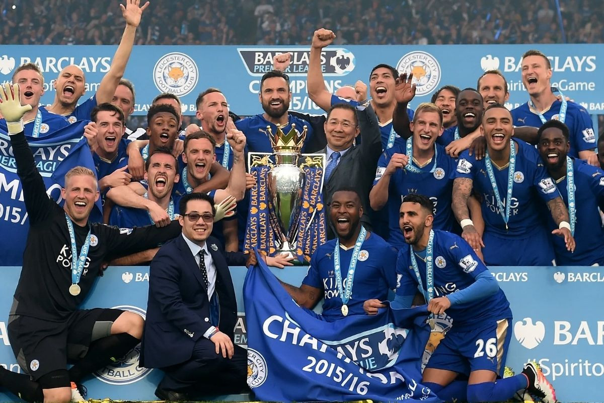 Premier Lig’de on yıl önce mucizevi şekilde şampiyon olan ancak üçüncü lige kadar düşen Leicester City’nin sahipleri kulübü satıyor