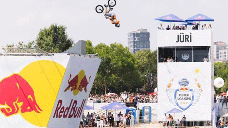 Red bull ucus gunu icin geri sayim X6pVuyyi.jpg