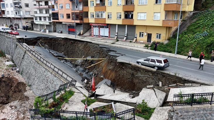 Rizede insaat kazisinda once istinat duvari ardindan yol coktu korkunc goruntuler dukbC2Lq.jpg
