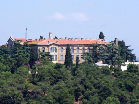 Ruhban okulu onergesi akp ve mhp oylariyla reddedildi aCOMBqMj.jpg