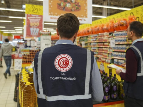 Sac cikarmadan vize garantisine bakanlik binlerce dosya inceledi reklamlara 185 milyon ceza 13ZraqIL.jpg