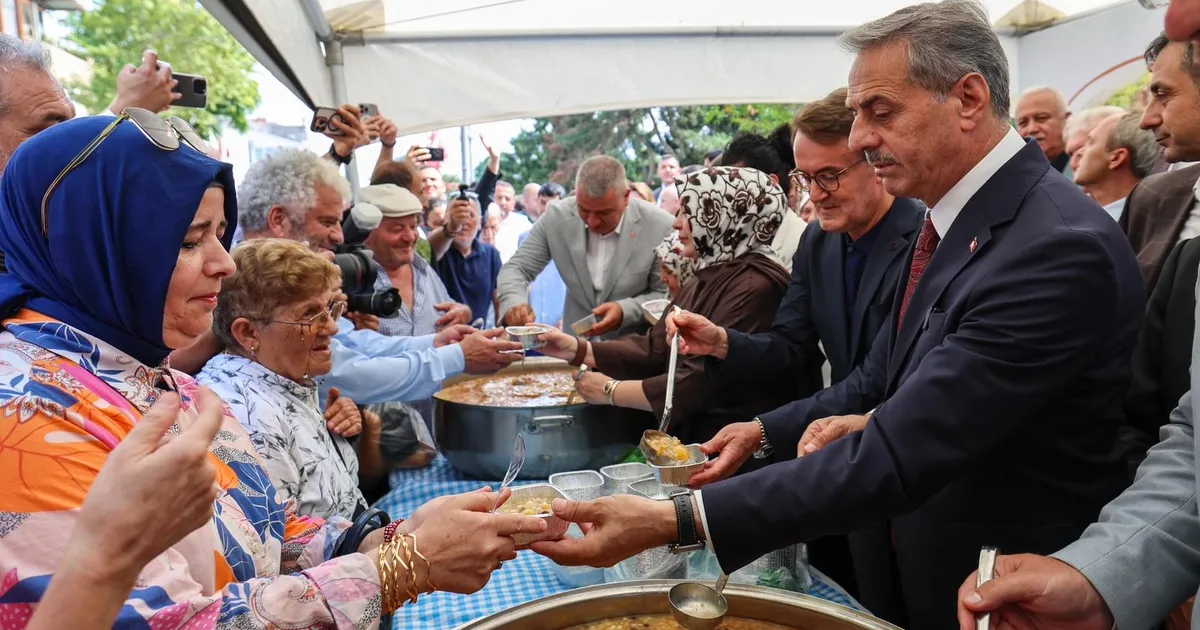 Sakarya’da aşure bereketi paylaşıldı