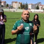 Sampiyonluk icin toplandilar amigonun ettigi dua gulumsetti SFOQmnNP.jpg