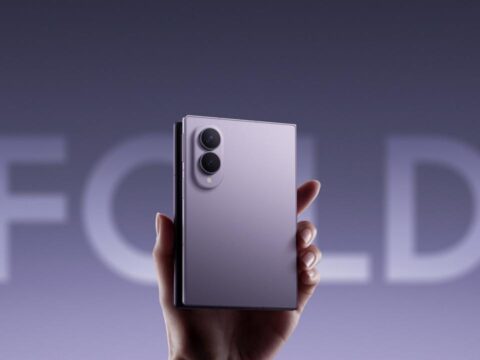 Samsung galaxy z fold 8 on inceleme fold serisi ilk kez yon degistirdi LBs53krm.jpg