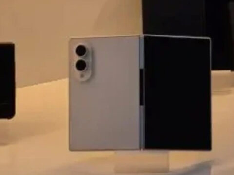 Samsung galaxy z serisi lansmandan once magazada ifsalandi 1qTHcsld.jpg