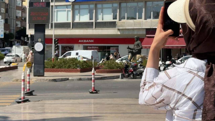 Sehirde sicaklik 5 dakikada 3 derece birden firladi gorenler telefona sarildi MZAw5Eft.jpg