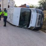 Servis minibusu devrildi 7 isci yaralandi U4mEUGRh.jpg
