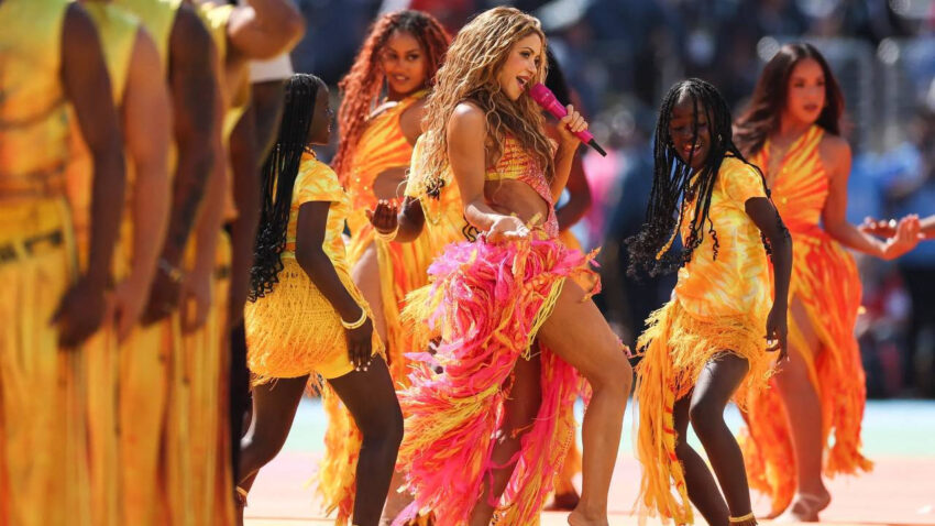 Shakira bizim izleyemedigimiz dunya kupasi performansindan servet kazandi Nk2vxhkP.jpg