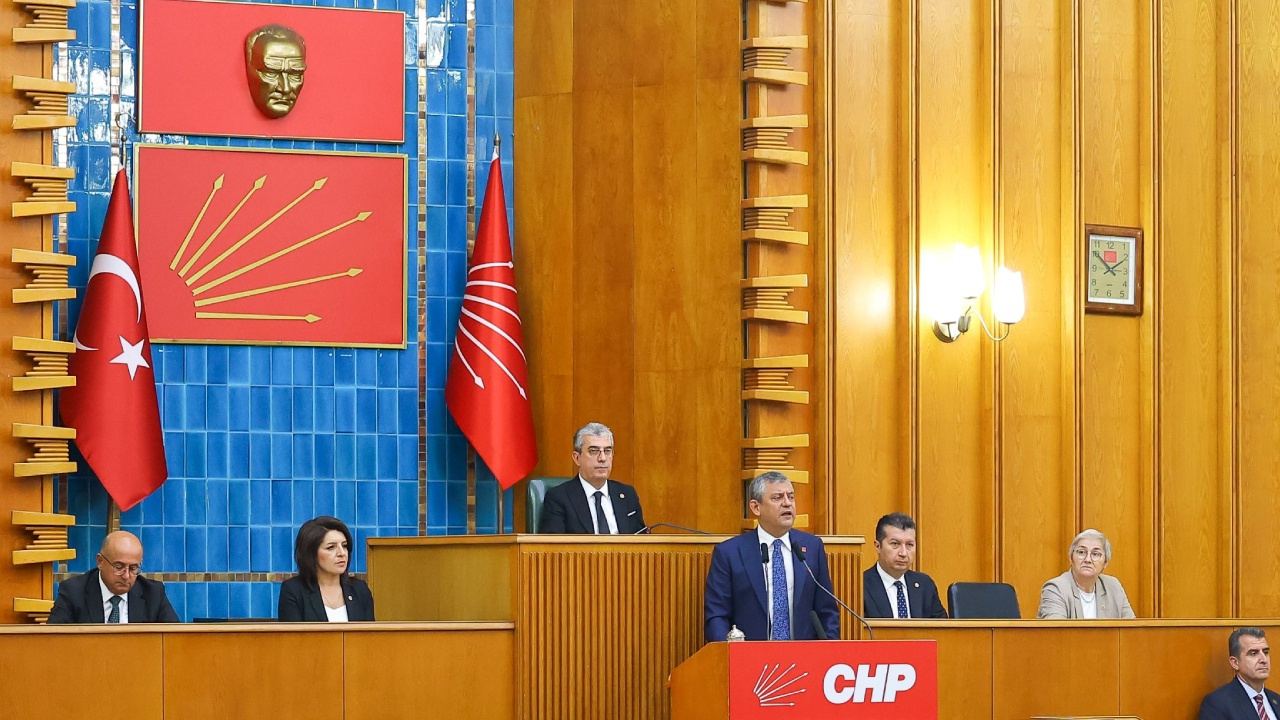 Siyasetin düğümü bu çarşamba çözülecek: Özgür Özel’den iki kritik toplantı