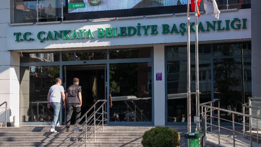 Son dakika cankaya belediyesine operasyon eyupsultan belediye baskan yardimcisi gozaltina alindi EZy3YqZi.jpg