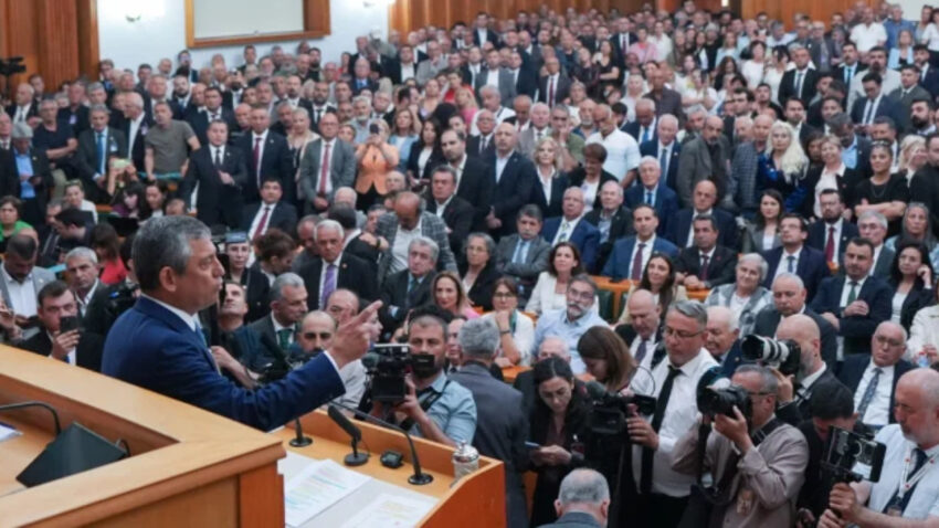 Son dakika chp geride kaldi yeni parti icin geri sayim istifalar ve imzalar I7xGh33d.jpg
