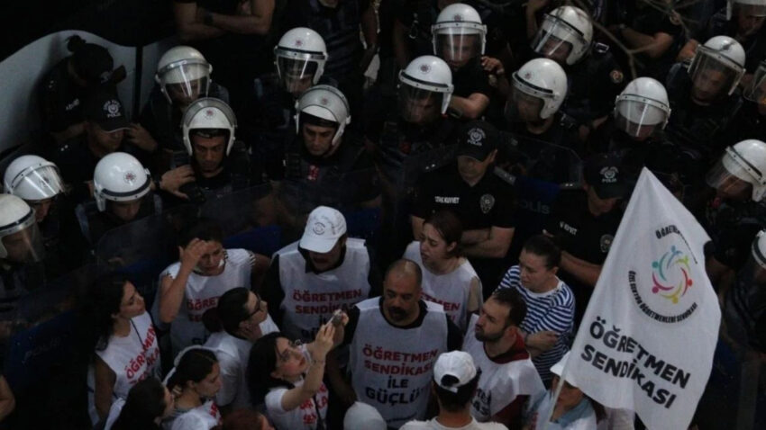 Son dakika ozel sektor ogretmenlerine polis mudahalesi ankarada yeniden eylem baslatmislardi dljHmDrJ.jpg