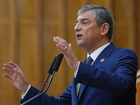Son dakika ozgur ozel ekibinden kurultay icin mahkeme basvurusu 6eD3sVin.jpg