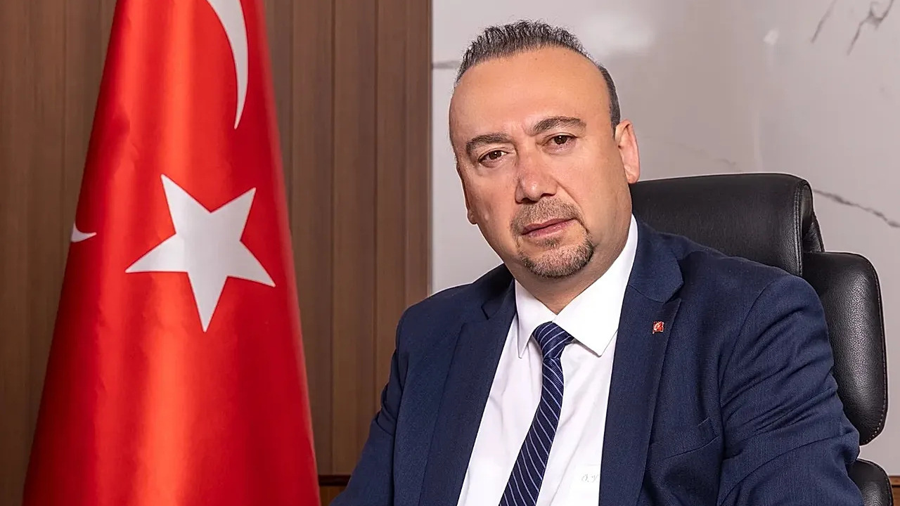 Son Dakika | Uşak Belediyesi’ne yeni operasyon! Belediyeden maaş Özkan Yalım’ın şirketinde mesai iddiası
