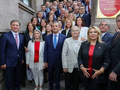 Son dakika yeni parti grup yonetimi aciklandi isimler belli oldu RyMjamTG.jpg