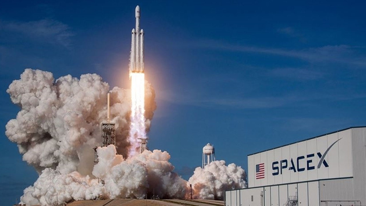 SpaceX’te büyük kayıp! 850 milyar dolarlık değer eridi