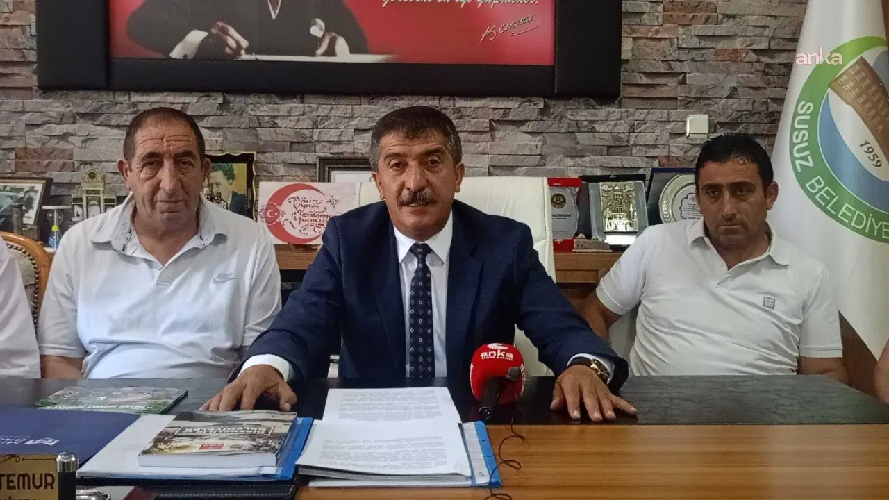 Susuz Belediye Başkanı ve Belediye Meclis üyeleri CHP’den istifa etti