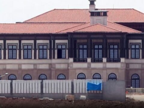 Tartisilan luks villaya bakin kim yerlesti sfO2muPU.jpg