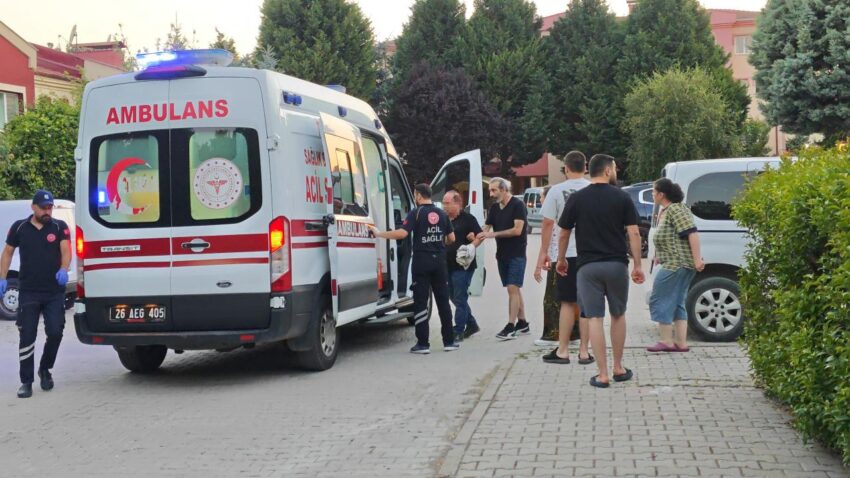 Tartistigi babasini bicakla yaraladi RpUaaLHj.jpg