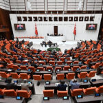 Tbmmde yogun hafta basliyor yargi paketi emekli ayligi ve universite affi masada P42In4f6.jpg