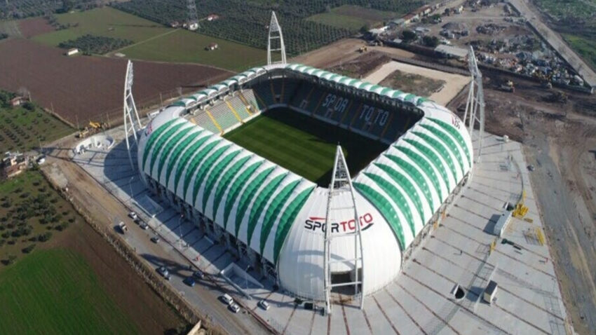 Tff 1 lig ekibi yeni stadini bin 738 kilometre otede buldu 5 yildir kimse KYEwsyQl.jpg