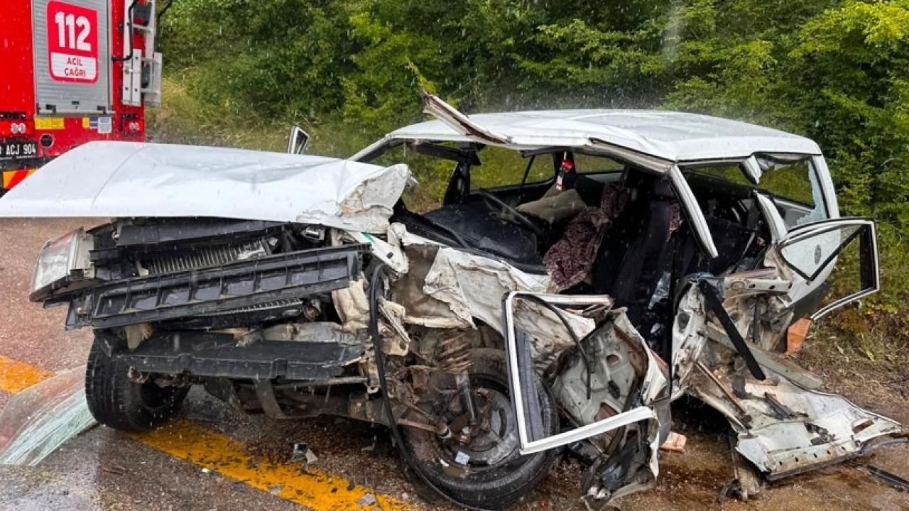 Tir ile otomobil carpisti 1 olu 2 agir yarali y9hR3vT6.jpg