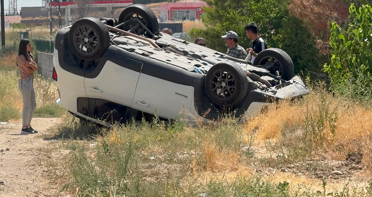 TIR’ın patlayan lastiği, faciaya neden oluyordu: 3’ü çocuk, 8 yaralı
