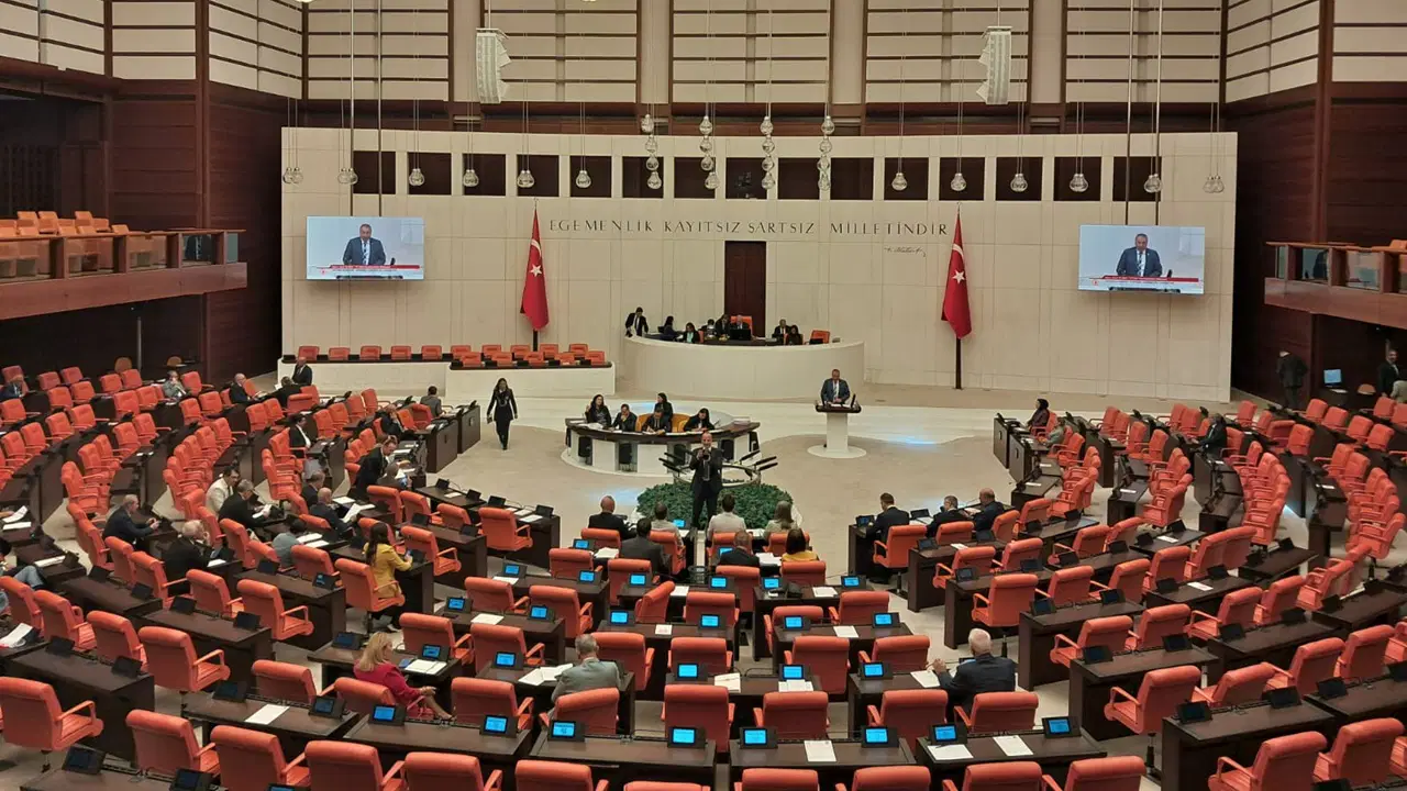 Torba kanun teklifinde 3’üncü madde metinden çıkarıldı: 4 ve 5’inci maddelerde değişikliğe gidildi