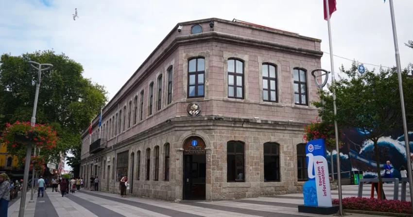Trabzonda turistlere ana dillerinde danismanlik hizmeti KLYNU3X2.webp
