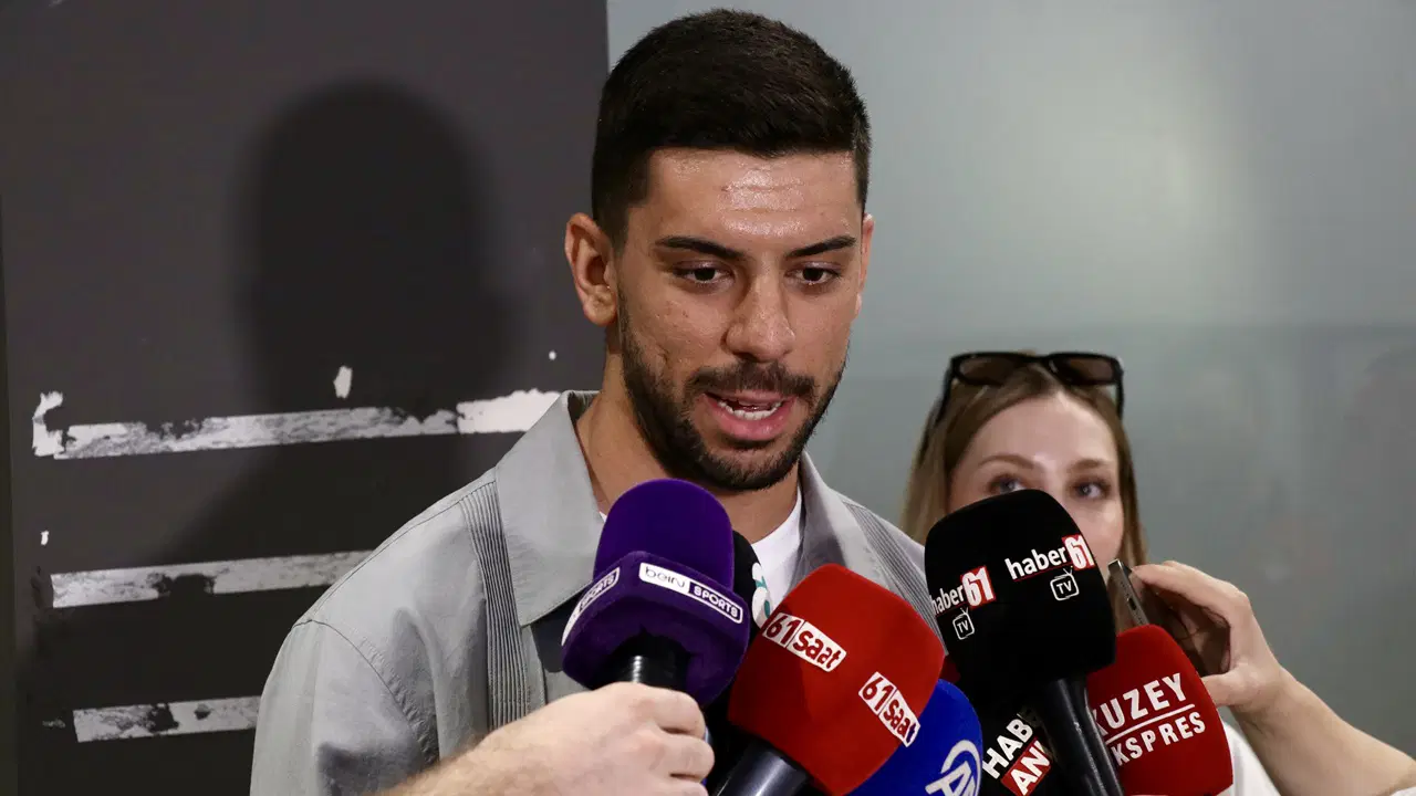 Trabzonspor, Cenk Özkacar transferini resmen açıkladı: Maliyeti belli oldu