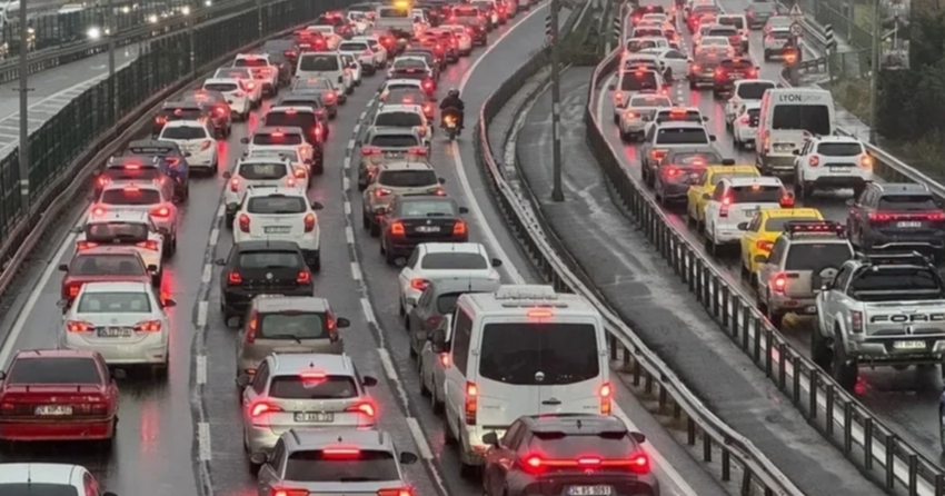 Trafige haziranda 194 bin 740 yeni tasit katildi motorlu kara tasiti 345 milyonu asti TweEMz2Z.webp