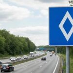 Trafikte bu levhaya dikkat cezasi cep yakiyor uymayan pisman 9hKUMYLP.jpg