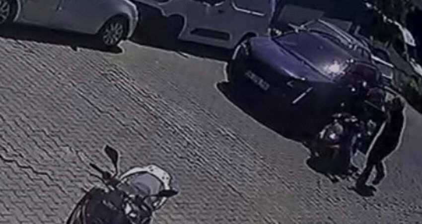 Trafikteki kavga guvenlik kamerasina yansidi Xc9Cpvtu.jpg