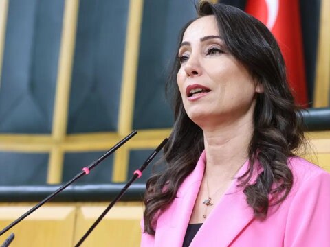 Tulay hatimogullarindan kursude nato zirvesi tepkisi nasil daha fazla silah satarizin derdine dusmusler VWh7tTqx.jpg