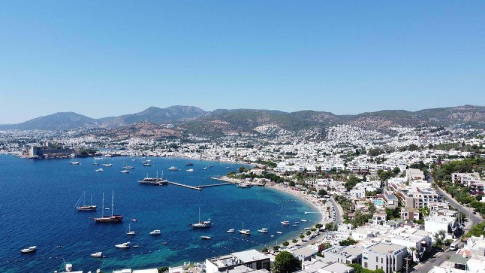 Turizm gelirleri ikinci çeyrekte geriledi