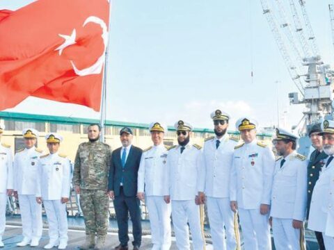 Turkiye oyun degistiriyor bolgesel ruzg rla akdenizde sorf l4lXjQFI.jpg