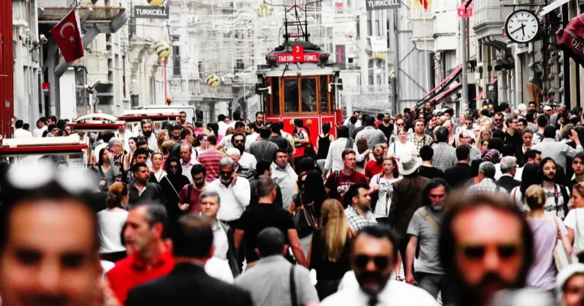 Turkiyede erkekler 75 kadinlar 80 yil yasiyor vDUqxVtp.webp